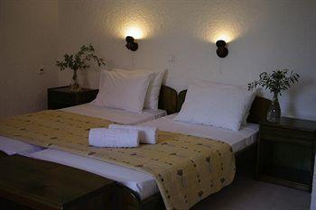 Astron Hotel 3*