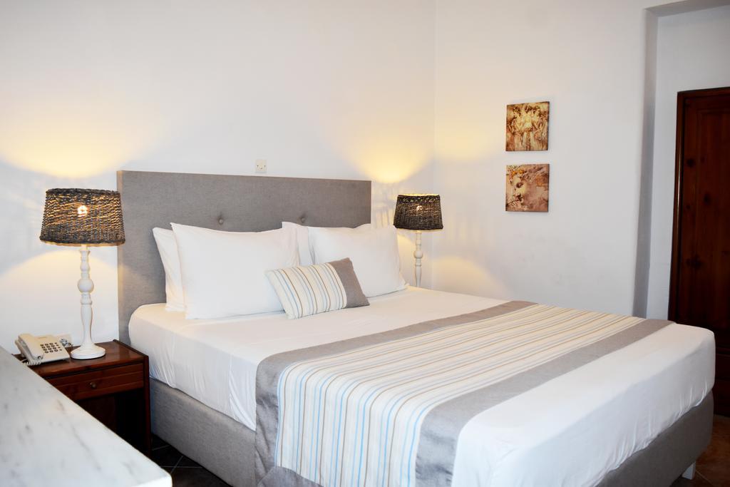 Astron Hotel