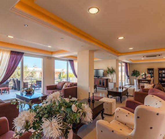 Astron Hotel