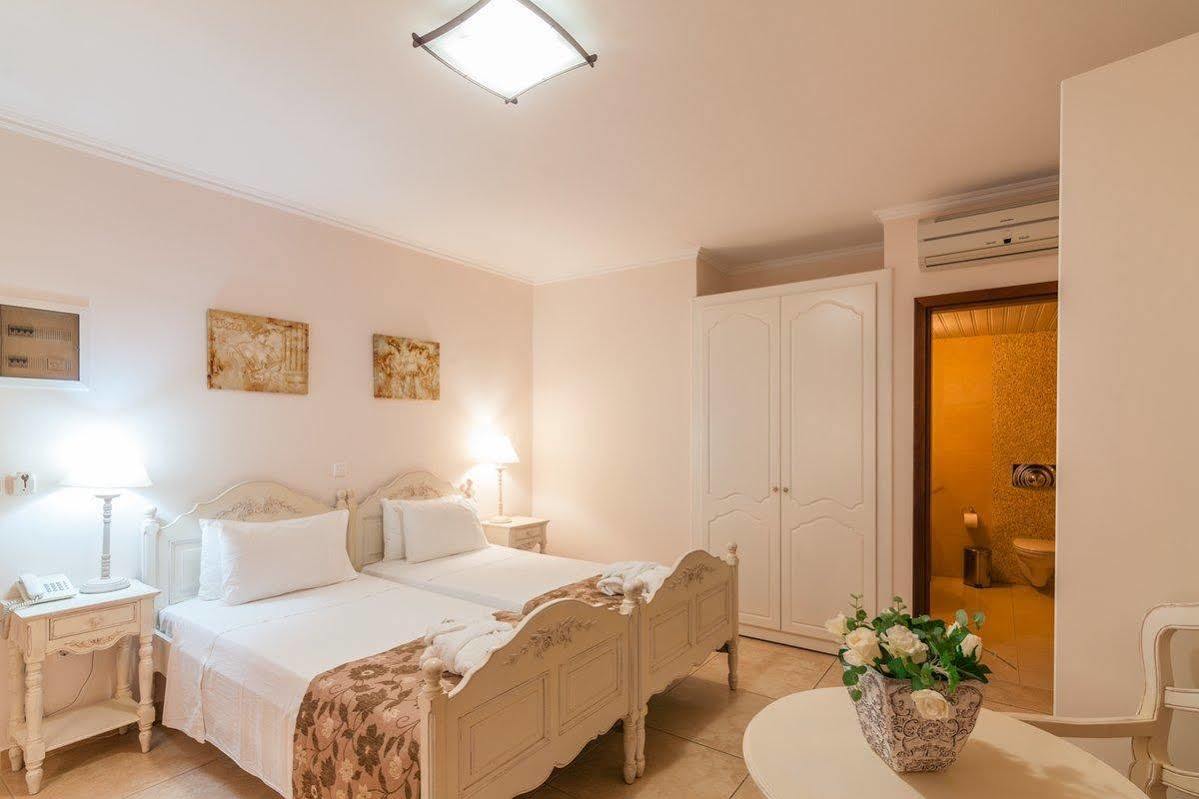 Astron Hotel